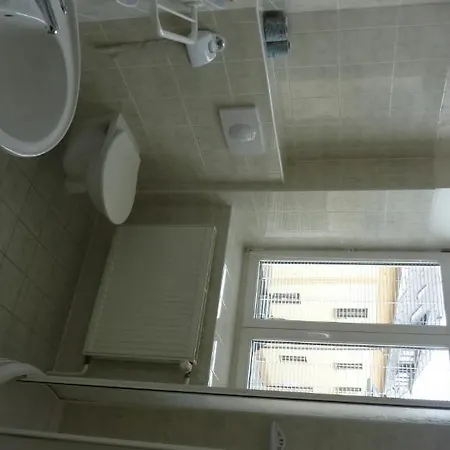 Tht Szálloda Polička