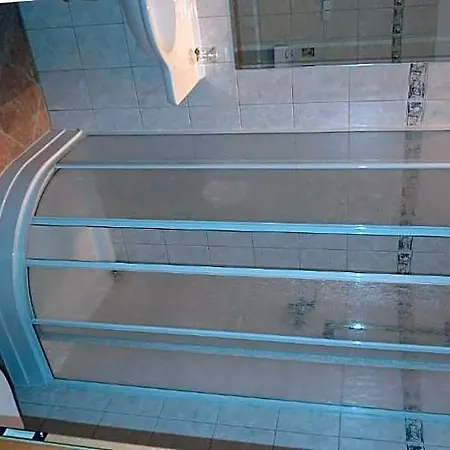 Szálloda Tht *