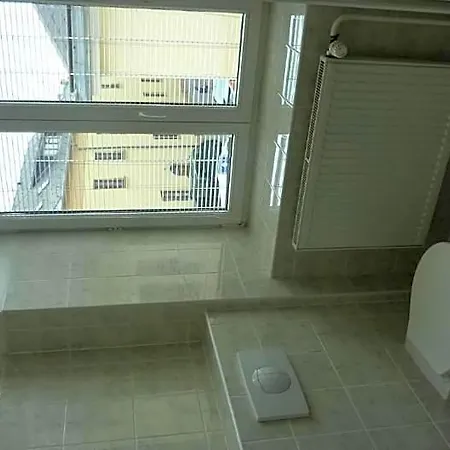 Szálloda Tht *