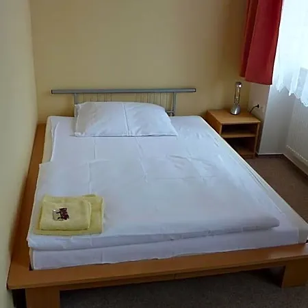 Szálloda Tht *