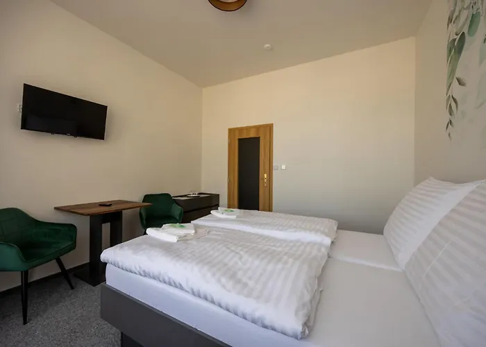 Tht Hotell
